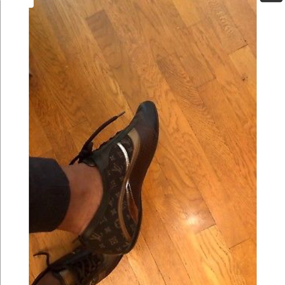 Louie Vuitton casual sneakers